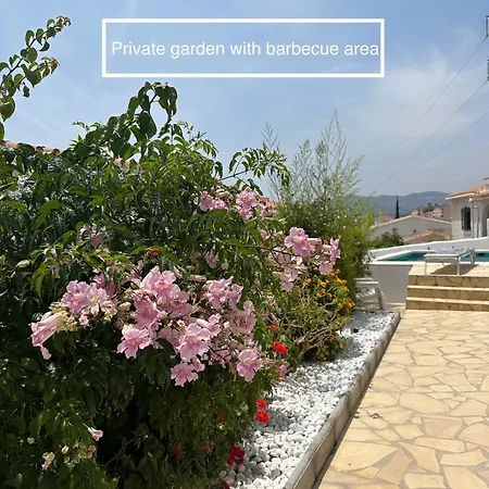 Little Castle: Sea & Mountain Views In * Nerja