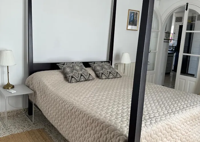 Villa Little Castle: Sea & Mountain Views In