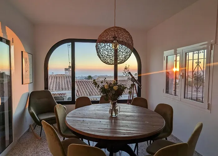 Villa Little Castle: Sea & Mountain Views In