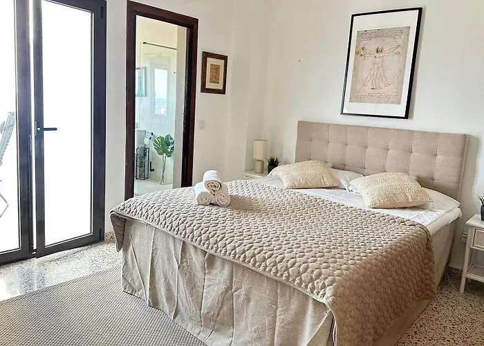 Villa Little Castle: Sea & Mountain Views In Nerja