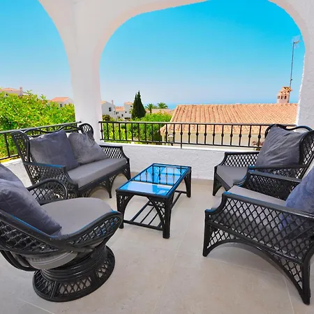 Villa Little Castle: Sea & Mountain Views In *
