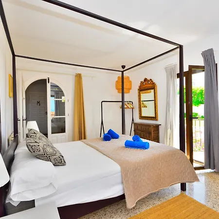 Villa Little Castle: Sea & Mountain Views In