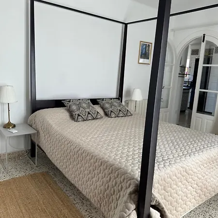 Villa Little Castle: Sea & Mountain Views In
