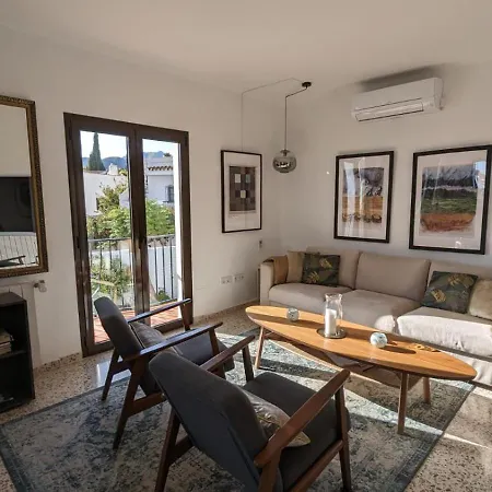 Little Castle: Sea & Mountain Views In Villa *