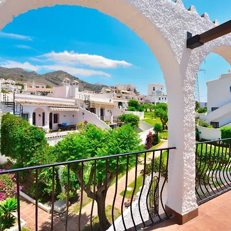 Little Castle Sea&mountain - Vistas Al Mar Y Piscina Privada En Capistrano Village Urbanizacion, Villa Nerja